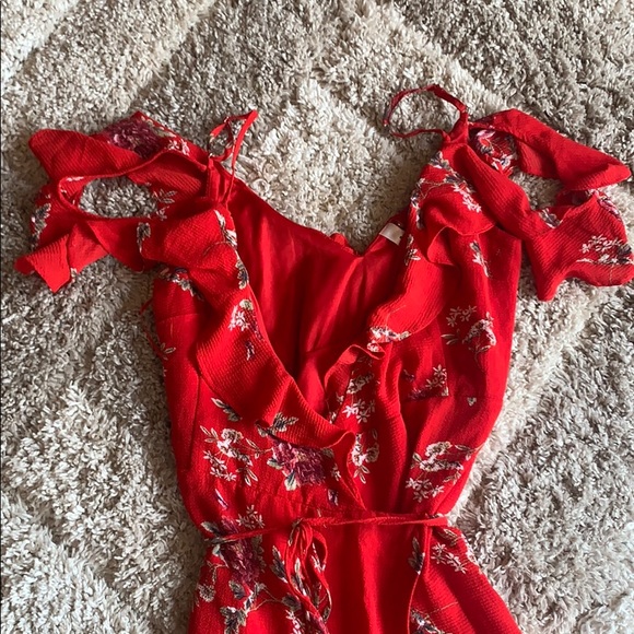 Women’s dress - Picture 2 of 3